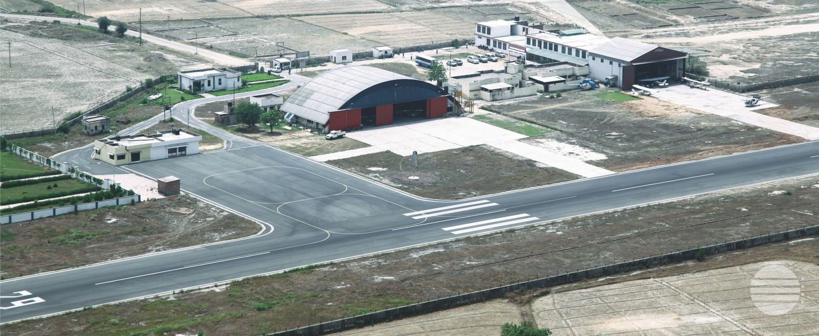 Hindustan_Hanger_1600_wm